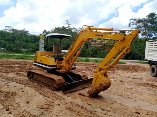 มี VDO ให้ชม.KOMATSU PC40-5 ช่วงล่างใส่ใหม่หมด ราคา 220000