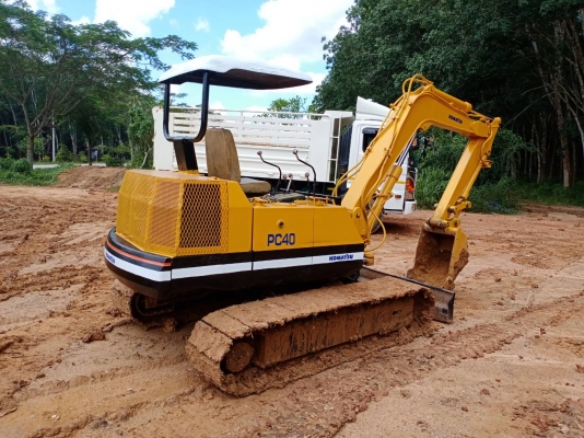 มี VDO ให้ชม.KOMATSU PC40-5 ช่วงล่างใส่ใหม่หมด ราคา 220000