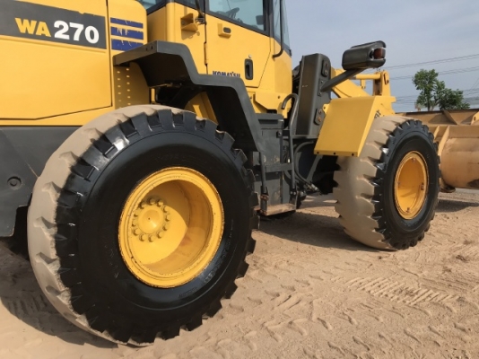 ขายรถตักล้อยาง KOMATSU WA270-6 แขนยาวพิเศษ นำเข้าเองจากญี่ปุ่น สภาพสวยพร้อมใช้งาน มีVDOการทำงานครับ
