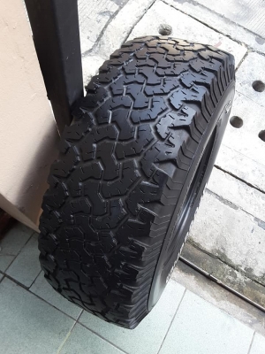 BF KO1 USA. 31-10.5-15 ปี13 สภาพสวยๆ มี 1เส้น