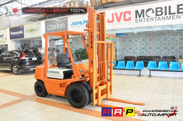 ขายรถโฟล์คลิฟท์มือสอง TOYOTA รุ่น 4FG25-21140 นำเข้าจากประเทศญี่ปุ่น 100\% ไม่เคยใช้งานในไทย