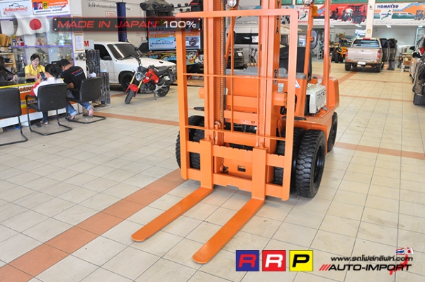 ขายรถโฟล์คลิฟท์มือสอง TOYOTA รุ่น 4FG25-21140 นำเข้าจากประเทศญี่ปุ่น 100\% ไม่เคยใช้งานในไทย