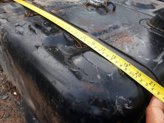 ขายถูกๆครับ ถังน้ำมัน สำหรับรถบรทุก ขนาด 200 ลิตร เก่านอก 53X94X40 cm ขายถูกๆครับ ถังน้ำมัน สำหรับรถบรทุก ขนาด 200 ลิตร เก่านอก 53X94X40 cm