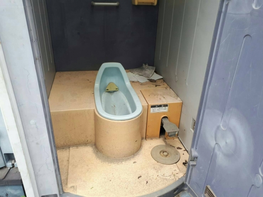 ขาย ห้องน้ำ เคลื่อนที่ เก่าญี่ปุ่น แบบโถปัสสาวะ และ นั่งยอง จำนวนมาก ราคาตู้ละ 6800-8500 ขาย ห้องน้ำ เคลื่อนที่ เก่าญี่ปุ่น แบบโถปัสสาวะ และ นั่งยอง จำนวนมาก ราคาตู้ละ 6800-8500