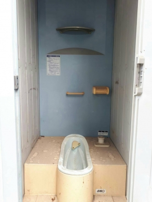 ขาย ห้องน้ำ เคลื่อนที่ เก่าญี่ปุ่น แบบโถปัสสาวะ และ นั่งยอง จำนวนมาก ราคาตู้ละ 6800-8500 ขาย ห้องน้ำ เคลื่อนที่ เก่าญี่ปุ่น แบบโถปัสสาวะ และ นั่งยอง จำนวนมาก ราคาตู้ละ 6800-8500