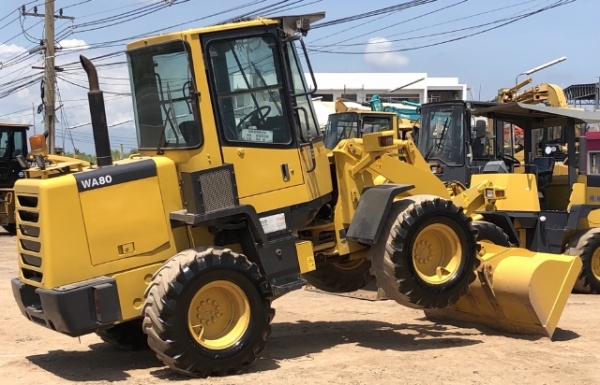 ขายรถตักล้อยาง KOMATSU WA80-3 นำเข้าเองจากญี่ปุ่น สภาพสวยพร้อม มีVDOการทำงานครับ