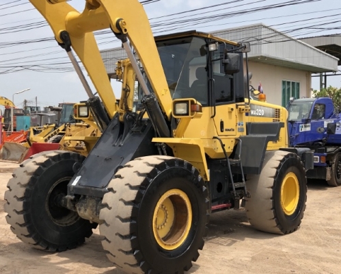 ขายรถตักล้อยาง KOMATSU WA320-6 รถนอกนำเข้าเองจากญี่ปุ่น สภาพสวยพร้อมใช้ มีVDOการทำงานครับ