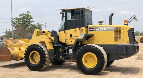 ขายรถตักล้อยาง KOMATSU WA320-6 รถนอกนำเข้าเองจากญี่ปุ่น สภาพสวยพร้อมใช้ มีVDOการทำงานครับ