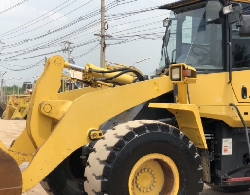 ขายรถตักล้อยาง KOMATSU WA320-6 รถนอกนำเข้าเองจากญี่ปุ่น สภาพสวยพร้อมใช้ มีVDOการทำงานครับ