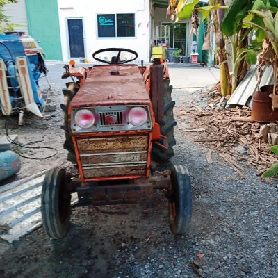 รถไถ hinomoto ตัวเปล่าขนาด 20 แรงสภาพเครื่องยนต์ดี