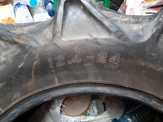 ยางรถไถขอบ12.4.24สภาพดีสวยพร้อมใช้สนใจสอบถามมาคับ ยางรถไถขอบ12.4.24สภาพดีสวยพร้อมใช้สนใจสอบถามมาคับ