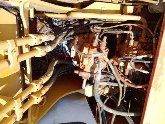 ขายรถแบคโฮ DAEWOO DH220LC-/// ราคา 450000