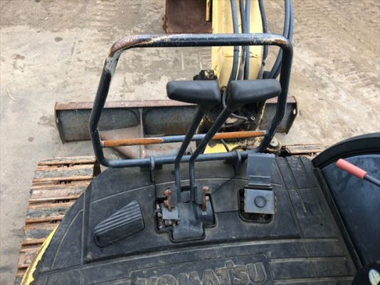 ขายรถขุดนำเข้าจากประเทศญี่ปุ่น komatsu pc35mr-2 แทรกเหล็ก ใบมีดดัน สนใจติดต่อสอบถาม 0923309229 อีด