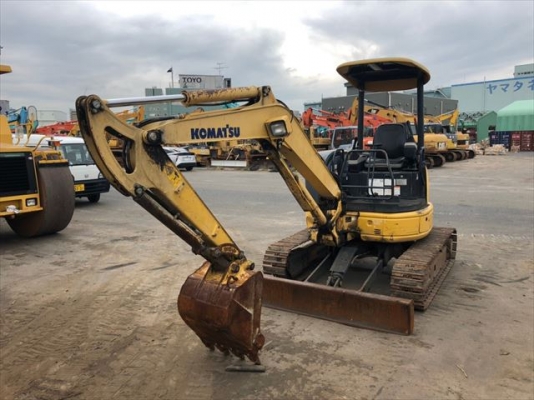 ขายรถขุดนำเข้าจากประเทศญี่ปุ่น komatsu pc35mr-2 แทรกเหล็ก ใบมีดดัน สนใจติดต่อสอบถาม 0923309229 อีด