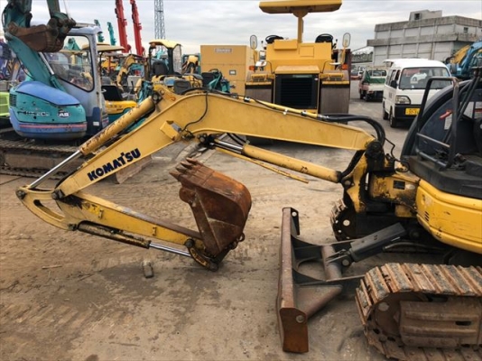 ขายรถขุดนำเข้าจากประเทศญี่ปุ่น komatsu pc35mr-2 แทรกเหล็ก ใบมีดดัน สนใจติดต่อสอบถาม 0923309229 อีด