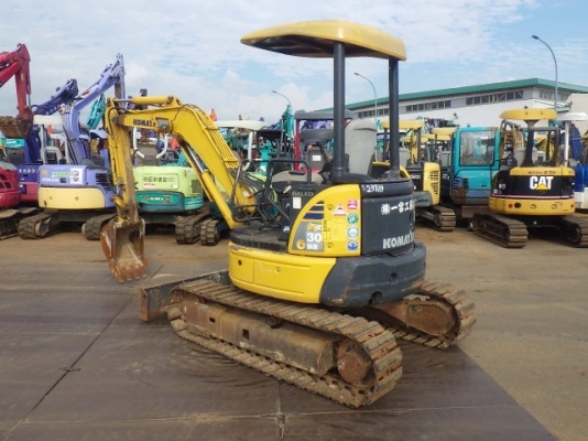 ขายรถขุดนำเข้าจากประเทศญี่ปุ่น komatsu pc30mr-2 แทรกเหล็ก ใบมีดดัน สนใจติดต่อสอบถาม 0923309229 อีด