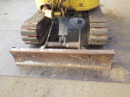 ขายรถขุดนำเข้าจากประเทศญี่ปุ่น komatsu pc30mr-2 แทรกเหล็ก ใบมีดดัน สนใจติดต่อสอบถาม 0923309229 อีด