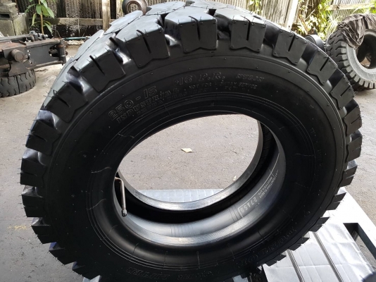 ขายยางลมรถยกโฟล์คลิฟท์ขนาด 250-15