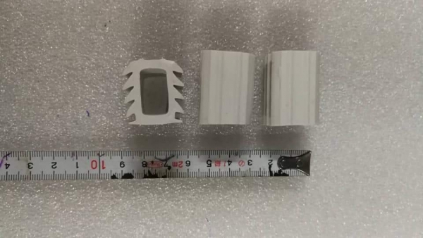 2ถุง  150 บ.ส่งถึงบ้านฟรี โทร 083-2000058 LINE ID: line832923ยางสวมกันกระแทกเป็นยางนิ่ม มีความยืดหยุ่นตัวมีครีบด้านข้าง ช่วยลดแรงกระแทก  1ถุงมี100ชิ้น(มีหลายถุง)