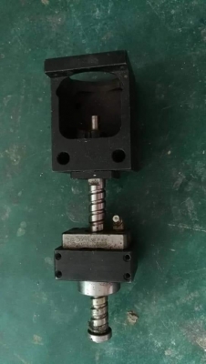 250 บ.ส่งถึงบ้านฟรี โทร 083-2000058 LINE ID: line832923 ตัวหมุนเลื่อนชุดแกนกลางแบบเกลียวบอลสกรู ยี่ห้อ  แกนโต 15 mm. ความยาว 18 CM