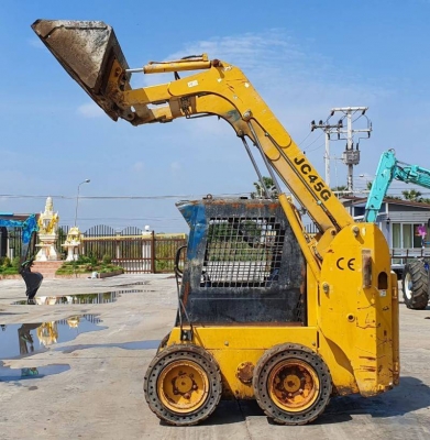 ขายด่วน175,000รถตักยกป๊อบแคทตักยก0.8ตันคิวยกสูง3เมตรรถขับเคลื่อน4ล้อระบบเกียทอกยางตัน4เส้นรถนอกเพื่งนำเข้ามายังไม่เคยใช้งานในเมืองไทยเลย