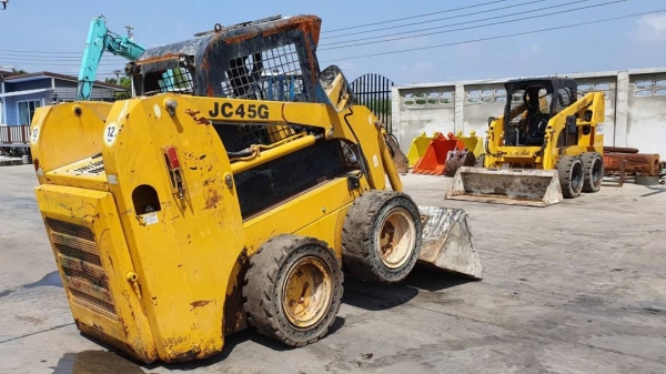 ขายด่วน175,000รถตักยกป๊อบแคทตักยก0.8ตันคิวยกสูง3เมตรรถขับเคลื่อน4ล้อระบบเกียทอกยางตัน4เส้นรถนอกเพื่งนำเข้ามายังไม่เคยใช้งานในเมืองไทยเลย