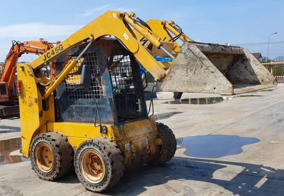 ขายด่วน175,000รถตักยกป๊อบแคทตักยก0.8ตันคิวยกสูง3เมตรรถขับเคลื่อน4ล้อระบบเกียทอกยางตัน4เส้นรถนอกเพื่งนำเข้ามายังไม่เคยใช้งานในเมืองไทยเลย