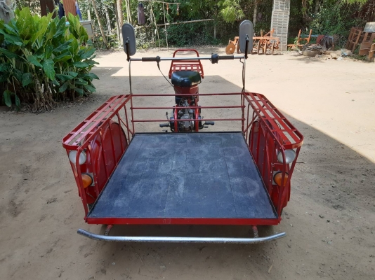 รถสามล้อซาเล้งสภาพสวยเครื่องดีแน่นสตาดมือไฟติดทุกจุดสนใจสอบถามมาคับ