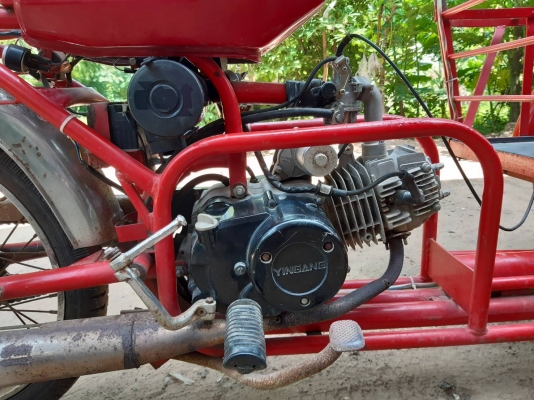 รถสามล้อซาเล้งสภาพสวยเครื่องดีแน่นสตาดมือไฟติดทุกจุดสนใจสอบถามมาคับ