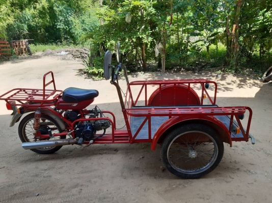 รถสามล้อซาเล้งสภาพสวยเครื่องดีแน่นสตาดมือไฟติดทุกจุดสนใจสอบถามมาคับ