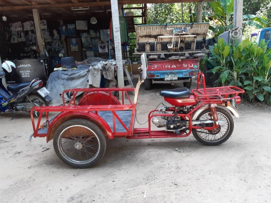 รถสามล้อซาเล้งสภาพสวยเครื่องดีแน่นสตาดมือไฟติดทุกจุดสนใจสอบถามมาคับ