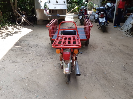 รถสามล้อซาเล้งสภาพสวยเครื่องดีแน่นสตาดมือไฟติดทุกจุดสนใจสอบถามมาคับ