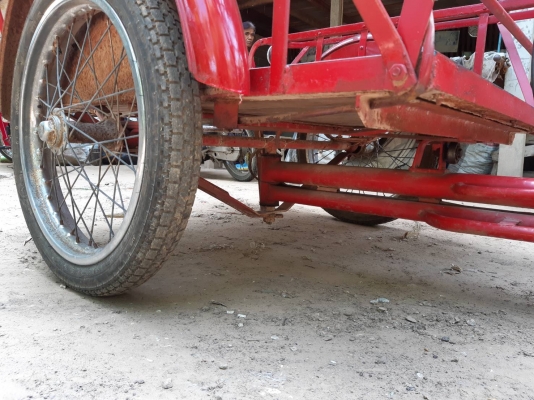 รถสามล้อซาเล้งสภาพสวยเครื่องดีแน่นสตาดมือไฟติดทุกจุดสนใจสอบถามมาคับ