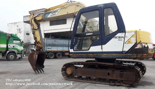 SALE**สินค้าเก่านอก ขายถูกด่วนๆ รถขุด HYD. EXCAVATOR KOBELCO SK60-1 (มาร์คทรี) เครื่องยนต์ ISUZU -4JB1 ,4สูบ , คอนโทรล(สั้น)น้ำมัน , ปั๊มนิ้ว , แทรคเหล็ก,  มีเก๋ง ,มีลายไปป์ปิ้ง (ลายหัวเจาะ)  สินค้าเก่านอก ขายตามสภาพเดิมๆ* ,  ยังไม่เคยผ่านการใช้งานในเมือง
