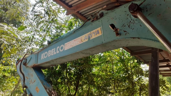 โกเบมาคทรี 120 ปั้มใหม่ แรงเร็วรับประกันศูนย์ เดียวลงวิดิโอให้ชม โซ่ใหม่ใช้เพียงหนึ่งปี เครื่องดีไม่มีไอ ไม่มีควัน ไม่โหลด เอาไปหาเงินเลยไม่ต้องซ่อมอีกระบบแอร์มีครับ เอกสารเล่มทะเบียน ชุดโอน 0828472388 เอาไปใช้รวยแน่นอนครับ เปิดราคาที่ 650000 ราคานี้ต่อรอ