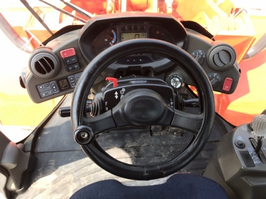 ขายรถตักล้อยาง HITACHI ZW220 นำเข้าเองจากญี่ปุ่น สภาพสวยพร้อมใช้งาน มีVDOการทำงานครับ