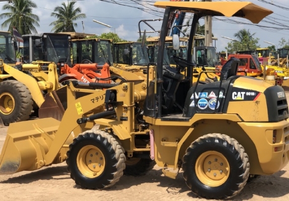 ขายรถตักล้อยาง CAT 901B (3,XXX ชั่วโมง) นำเข้าเองจากญี่ปุ่น สภาพสวยพร้อมใช้งาน มีVDOการทำงานครับ