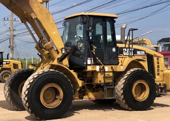 ขายรถตักล้อยาง CAT 962H นำเข้าเองจากญี่ปุ่น สภาพสวยพร้อมใช้ มีVDOการทำงานครับ ขายรถตักล้อยาง CAT 962H นำเข้าเองจากญี่ปุ่น สภาพสวยพร้อมใช้ มีVDOการทำงานครับ