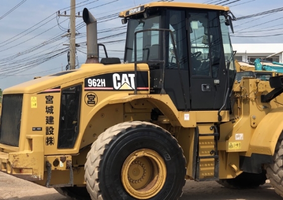 ขายรถตักล้อยาง CAT 962H นำเข้าเองจากญี่ปุ่น สภาพสวยพร้อมใช้ มีVDOการทำงานครับ ขายรถตักล้อยาง CAT 962H นำเข้าเองจากญี่ปุ่น สภาพสวยพร้อมใช้ มีVDOการทำงานครับ