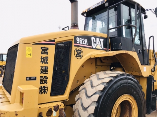 ขายรถตักล้อยาง CAT 962H นำเข้าเองจากญี่ปุ่น สภาพสวยพร้อมใช้ มีVDOการทำงานครับ ขายรถตักล้อยาง CAT 962H นำเข้าเองจากญี่ปุ่น สภาพสวยพร้อมใช้ มีVDOการทำงานครับ