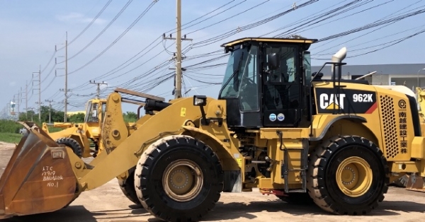 ขายรถตักล้อยาง CAT 962K ปี 2015 นำเข้าเองจากญี่ปุ่น สภาพสวยพร้อมใช้งาน มีVDOการทำงานครับ ขายรถตักล้อยาง CAT 962K ปี 2015 นำเข้าเองจากญี่ปุ่น สภาพสวยพร้อมใช้งาน มีVDOการทำงานครับ