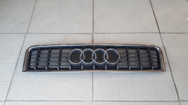 กระจังหน้า Audi A4 แท้ กระจังหน้า Audi A4 แท้