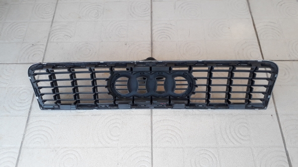 กระจังหน้า Audi A4 แท้ กระจังหน้า Audi A4 แท้