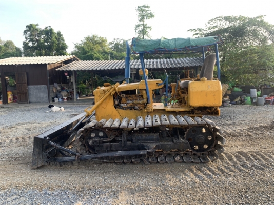 ขาย 95,000  บาท ต่อลอง  KOMATSU. D 2-3   เครื่องดี  ปั้มแรง  โซหน่า ใบหักเป็นบางใบ  สภาพพร้อมใช้งาน  เอกสารซื้อขาย  รถอยู่ นครปฐม  โทร 0626426323