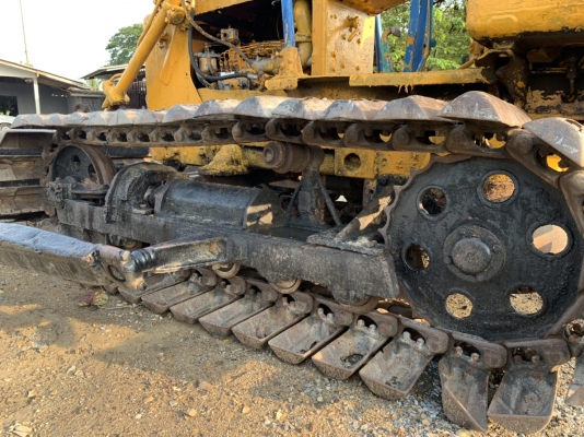 ขาย 95,000  บาท ต่อลอง  KOMATSU. D 2-3   เครื่องดี  ปั้มแรง  โซหน่า ใบหักเป็นบางใบ  สภาพพร้อมใช้งาน  เอกสารซื้อขาย  รถอยู่ นครปฐม  โทร 0626426323