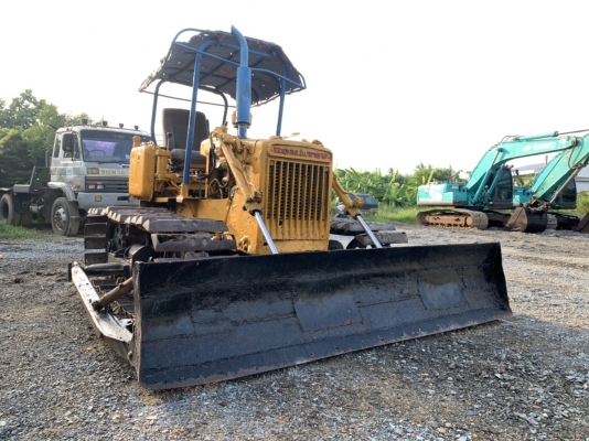 ขาย 95,000  บาท ต่อลอง  KOMATSU. D 2-3   เครื่องดี  ปั้มแรง  โซหน่า ใบหักเป็นบางใบ  สภาพพร้อมใช้งาน  เอกสารซื้อขาย  รถอยู่ นครปฐม  โทร 0626426323
