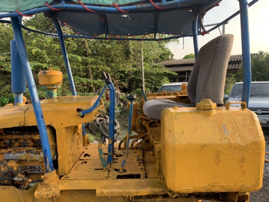 ขาย 95,000  บาท ต่อลอง  KOMATSU. D 2-3   เครื่องดี  ปั้มแรง  โซหน่า ใบหักเป็นบางใบ  สภาพพร้อมใช้งาน  เอกสารซื้อขาย  รถอยู่ นครปฐม  โทร 0626426323