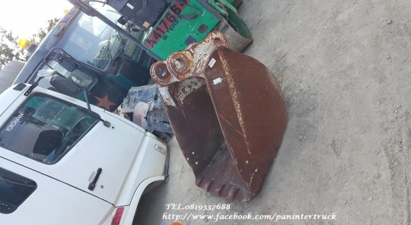 *SALE ขายถูกด่วนๆBUCKETบุ๊งกี๋สำหรับรถขุดไซค์ 60 ,65, 70, 75 ,100 ,120/ สลัก65มิล/ แบบธรรมดา /ปากกว้าง: 32นิ้ว(81cm.)