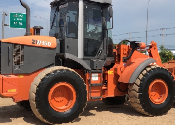 ขายรถตักล้อยาง HITACHI ZW150 (เทียบเท่า WA270-6) ปี 2013 นำเข้าเองจากญี่ปุ่น สวยพร้อมใช้ มีVDOการทำงานครับ