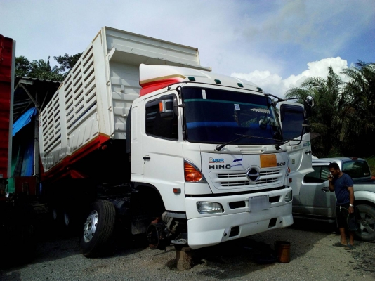 ขายรถบรรทุก 22 ล้อพ่วงแม่ลูกดัมพ์ HINO MEGA 380 แรงม้าปี 2556 ลูกพ่วงสามมิตร 3 เพลา ราคา 2150000